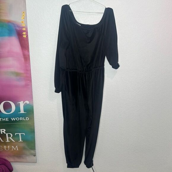 NWT Lover and Friends Zasha Jumpsuit in Black Velvet XL Revolve - Picture 2 of 13
